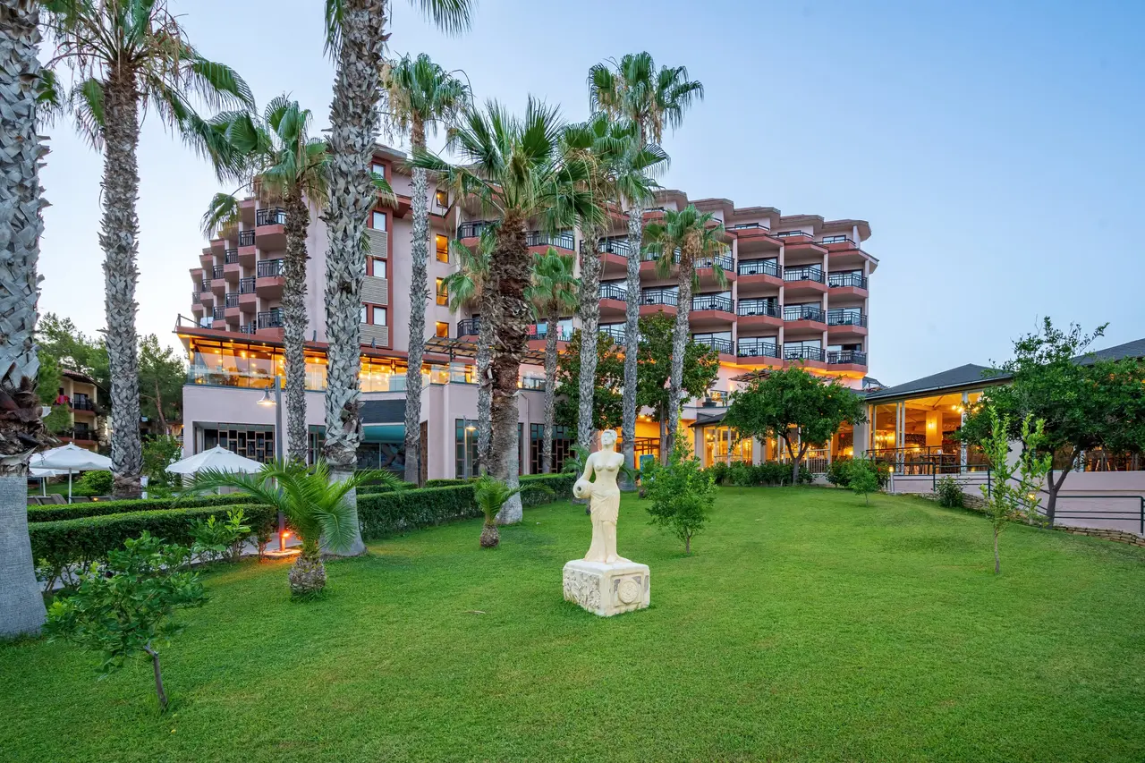 Justiniano Park Conti