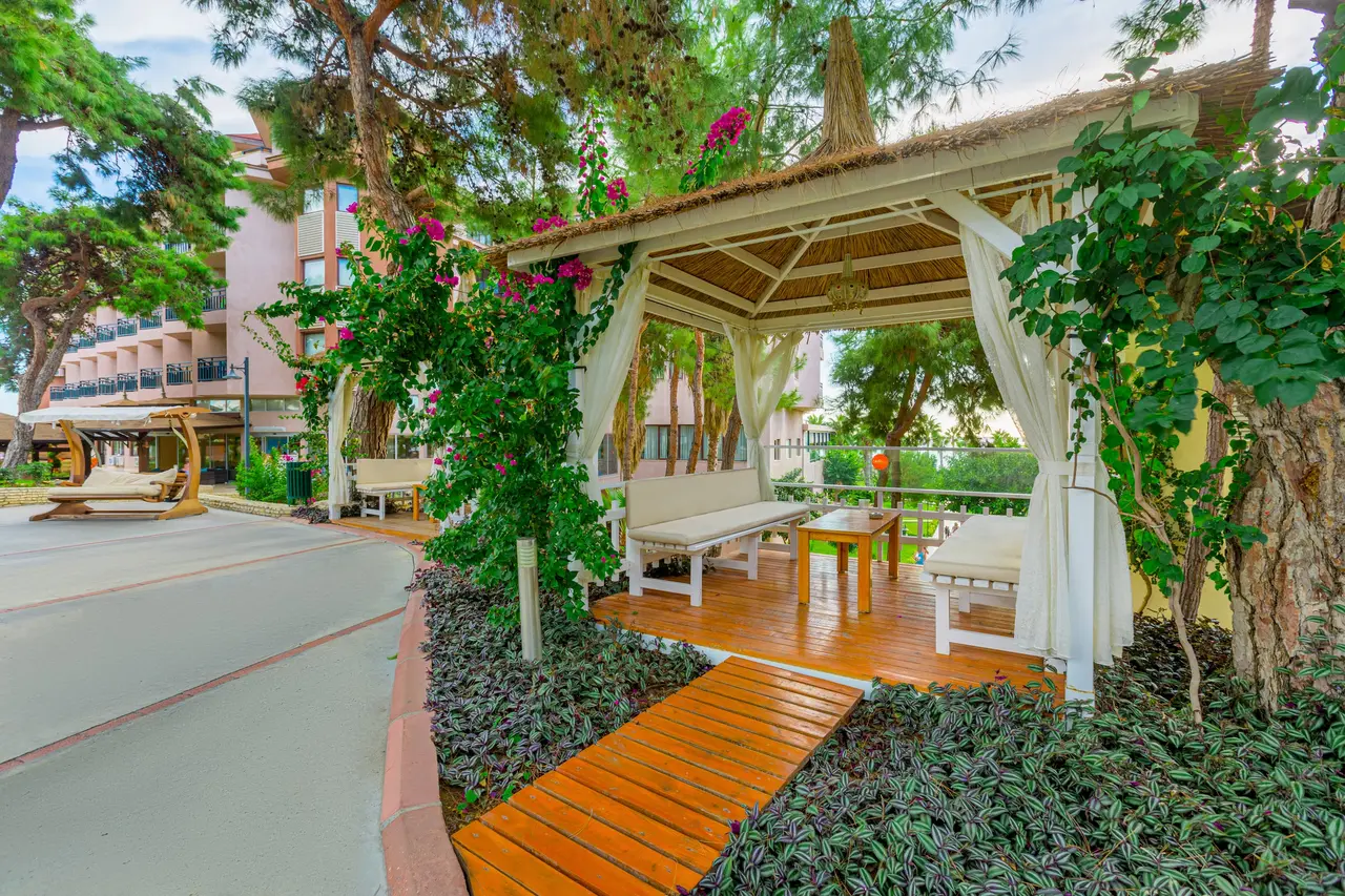 Justiniano Park Conti