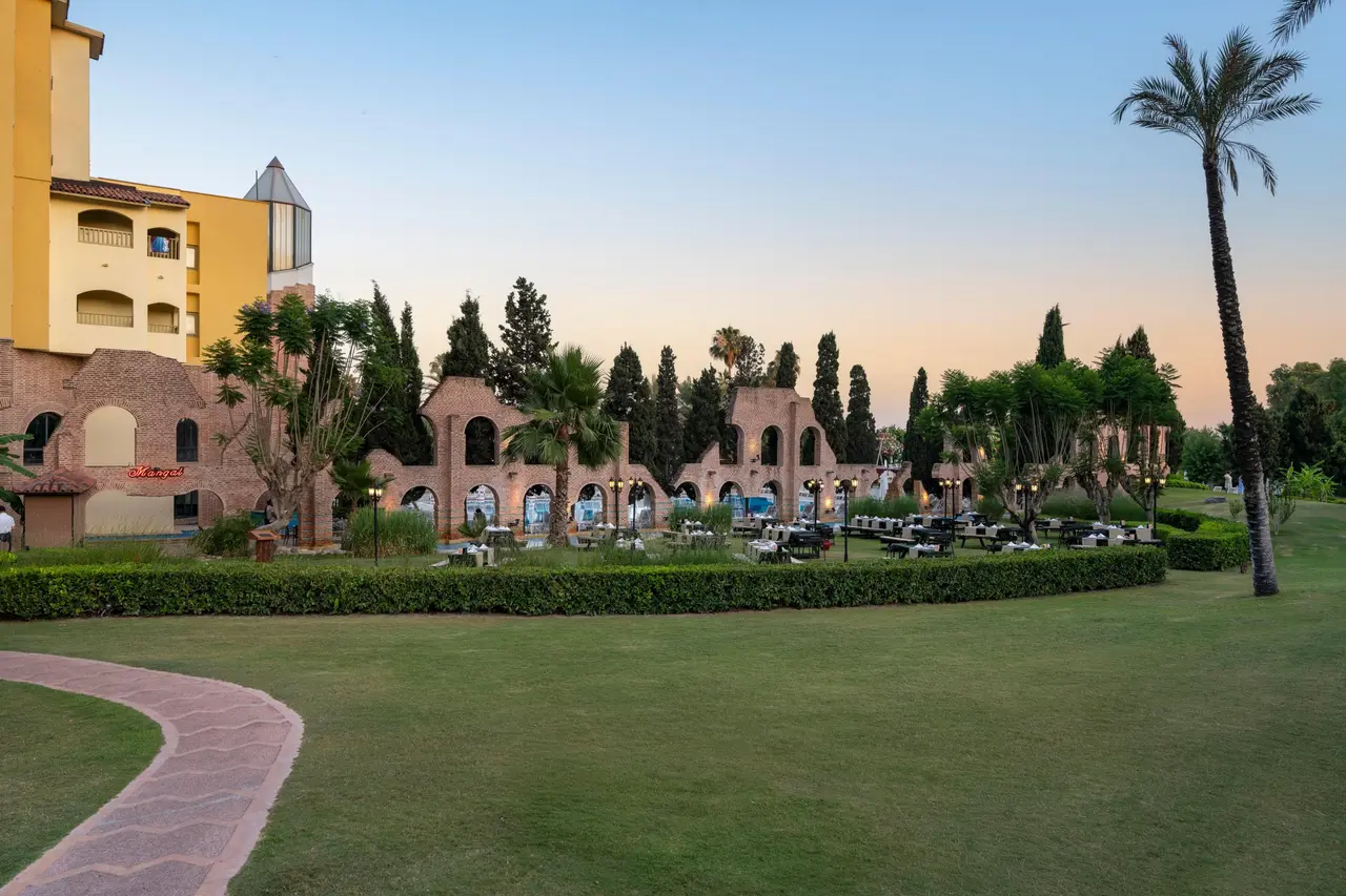 Limak Arcadia Resort Hotel