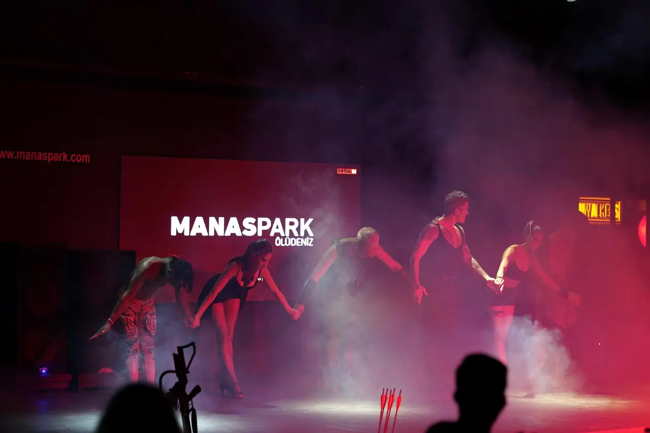 Manaspark Deluxe Hotel