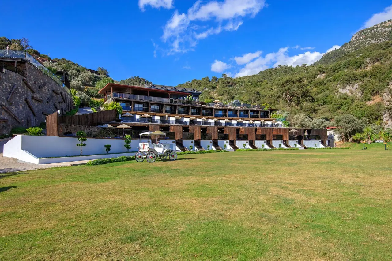 Manaspark Deluxe Hotel