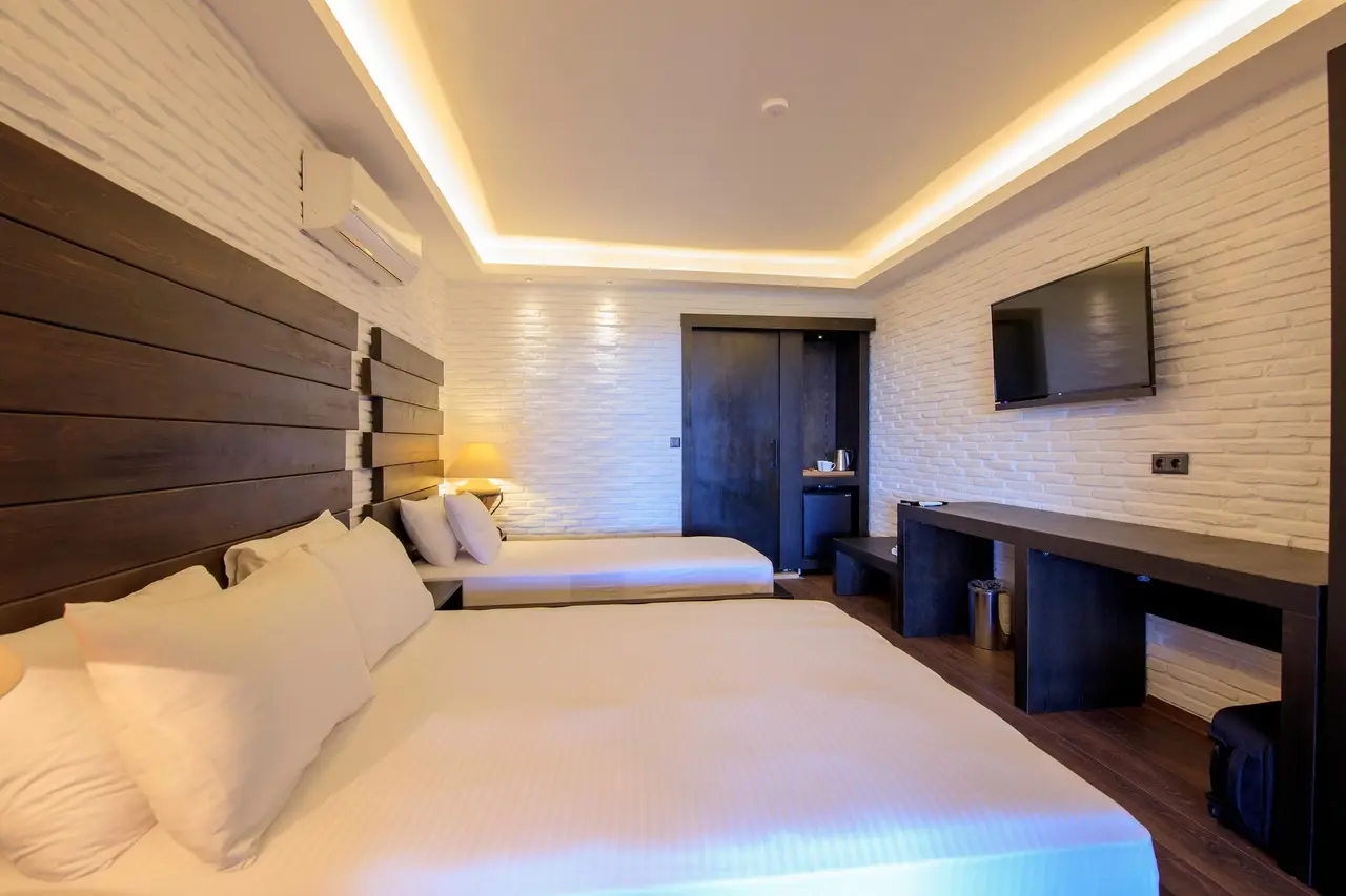 Manaspark Deluxe Hotel