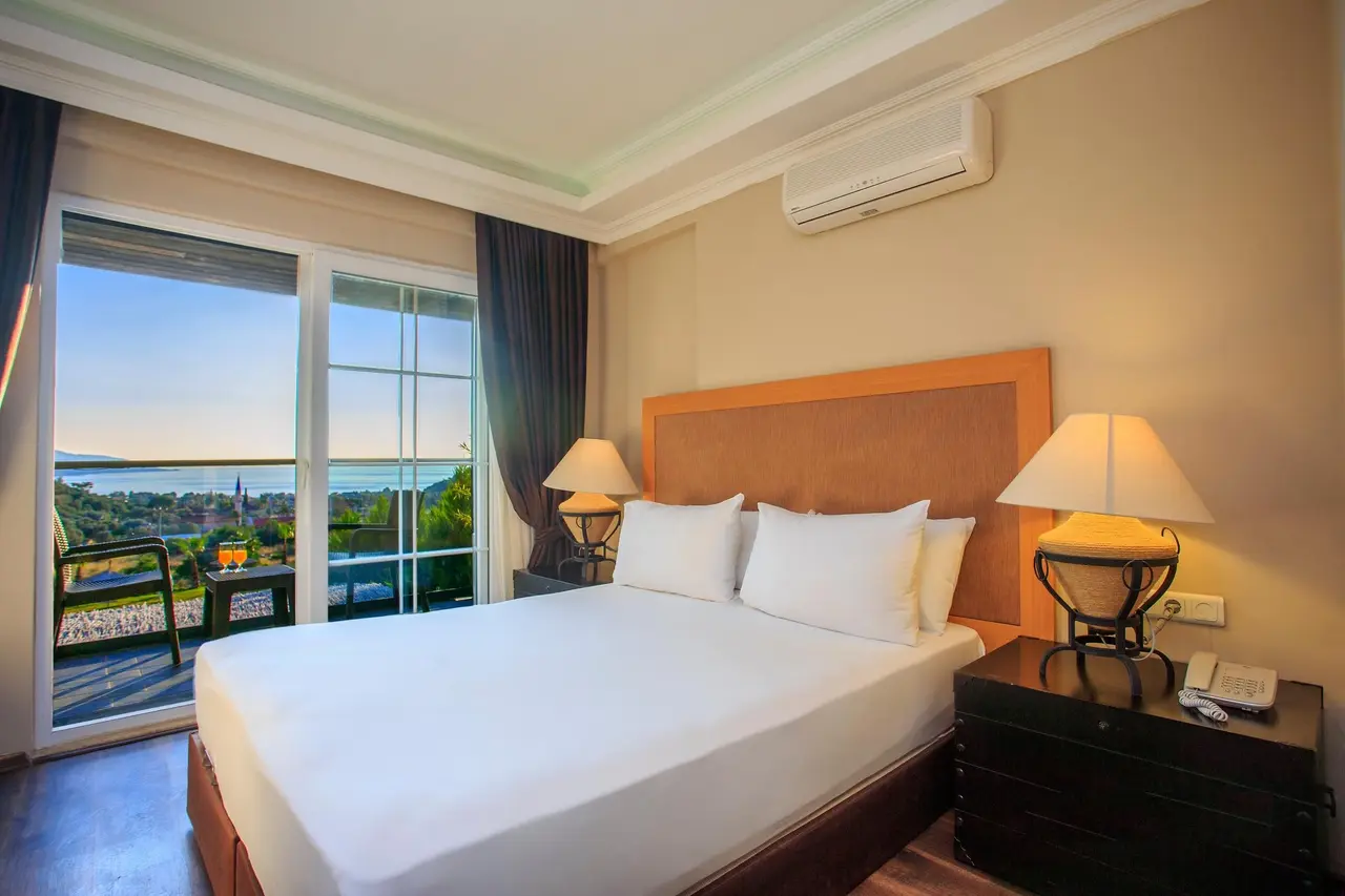 Manaspark Deluxe Hotel