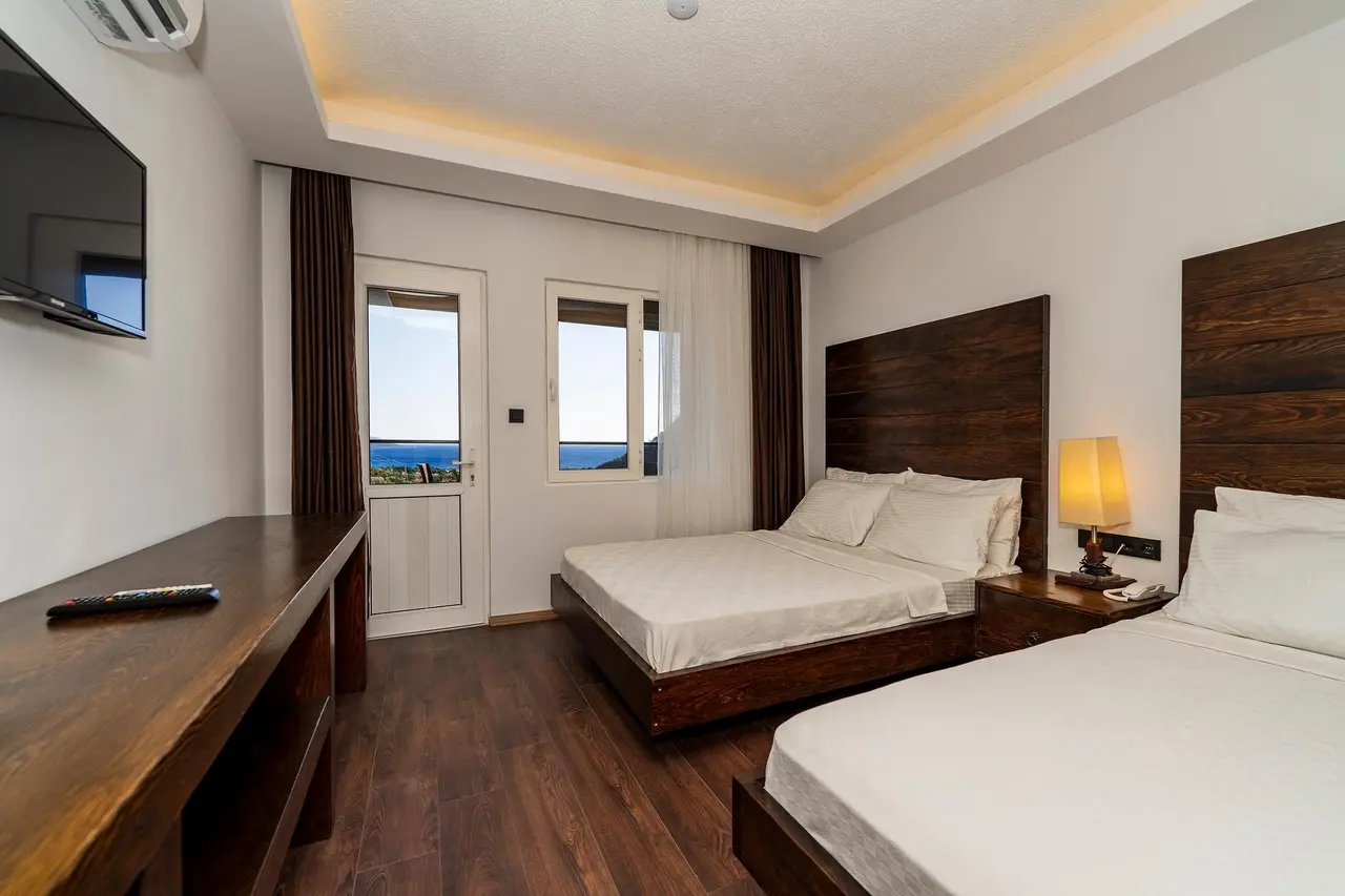 Manaspark Deluxe Hotel