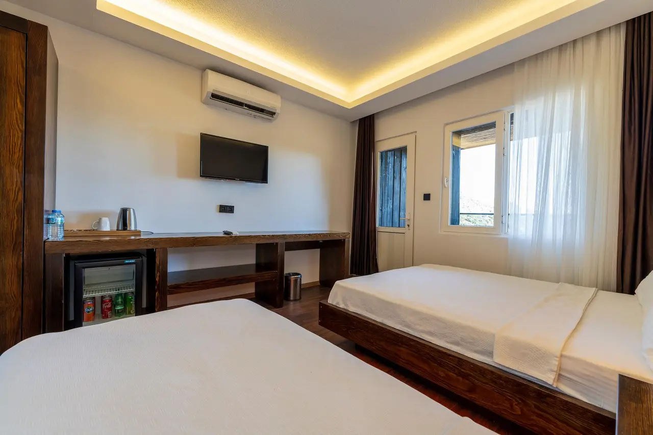 Manaspark Deluxe Hotel